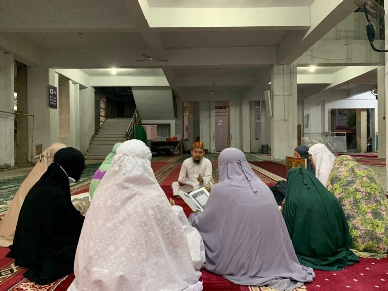 Perkuat Bacaan Al-Qur’an Warga, IKAT Aceh Genjot Tahsin Subuh