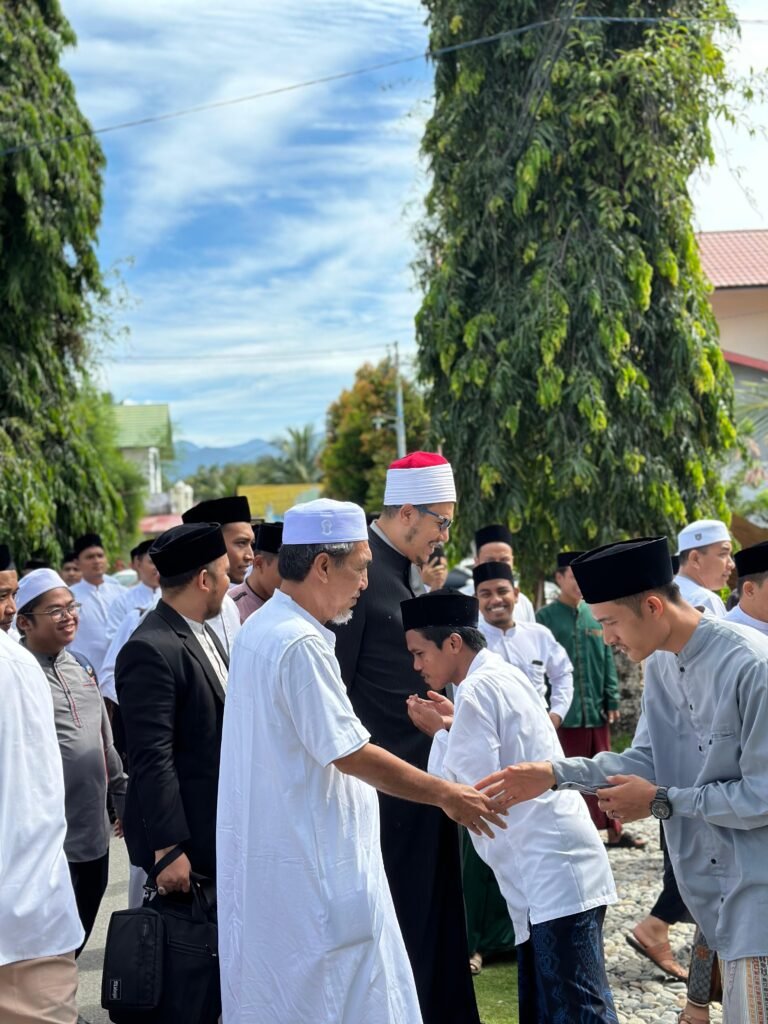Mutiara Cinta Syekh Hisyam Kamil di Dayah Darussalam Labuhan Haji.