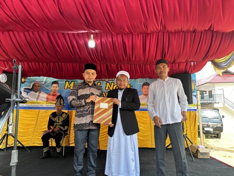 Ketua IKAT Aceh Lantik Rizal Chaddafy Hazmi Sebagai Ketua IKAT Gayo Lues di Dayah Askaril Ikhlas.