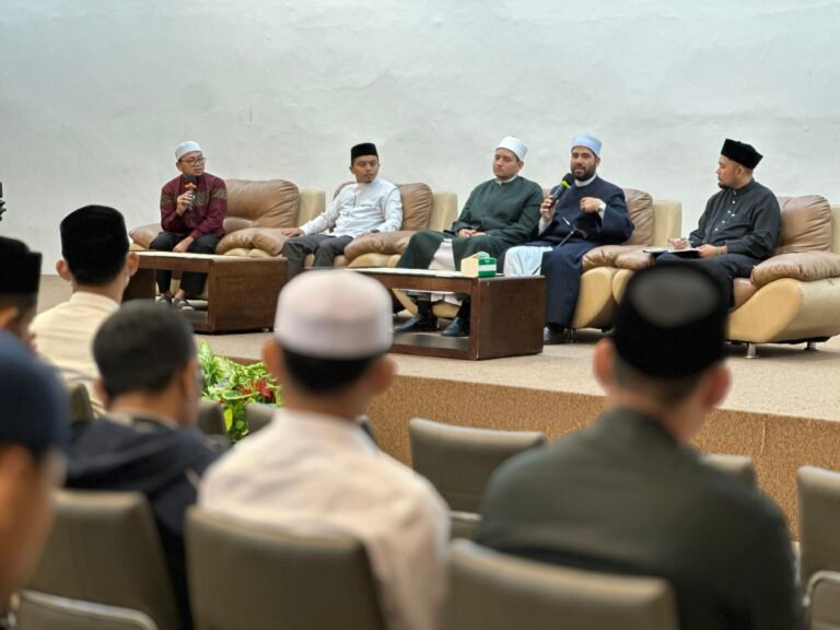 Dua Syekh Delegasi Majelis Hukama Internasional Kagum dengan Suasana Ramadan di Aceh