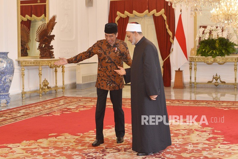 38. presiden joko widodo kiri menyambut imam besar al azhar 180430164452 296